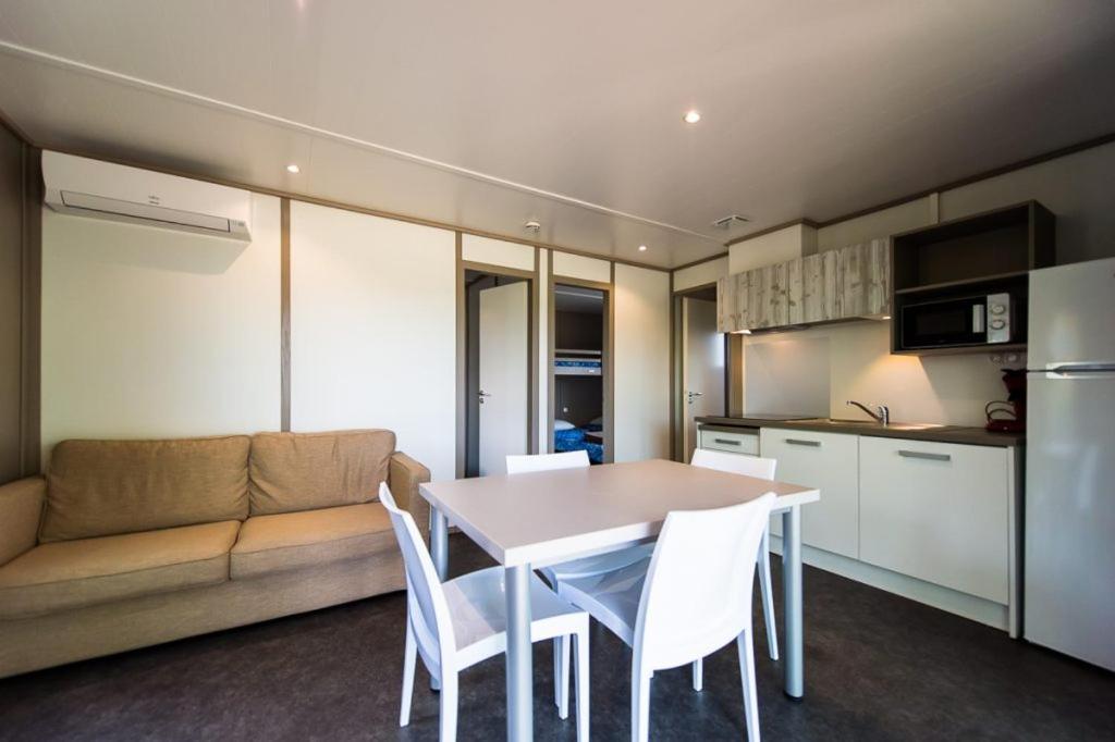 Camping Les Hautes Prairies Lourmarin Luaran gambar