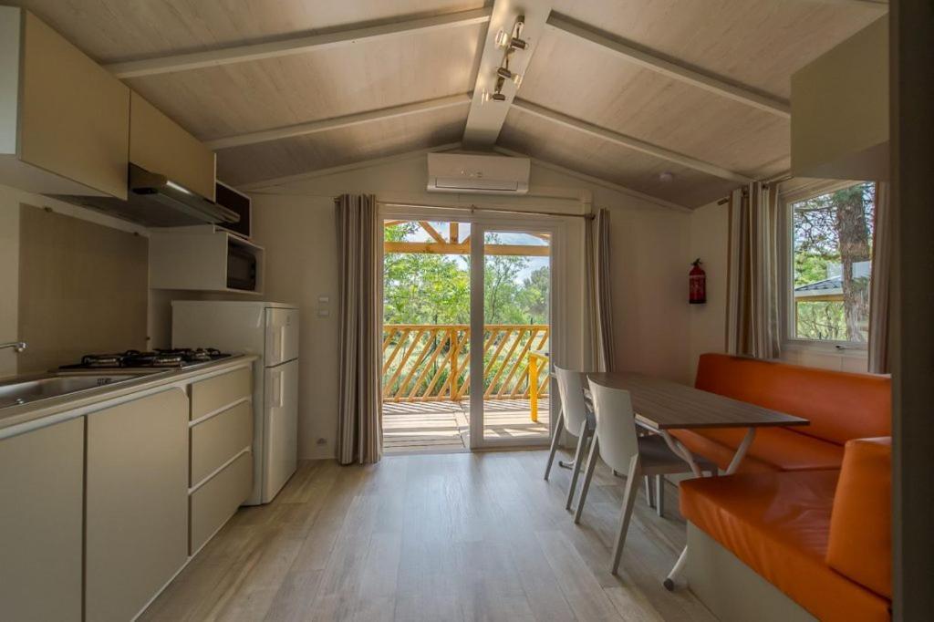 Camping Les Hautes Prairies Lourmarin Luaran gambar