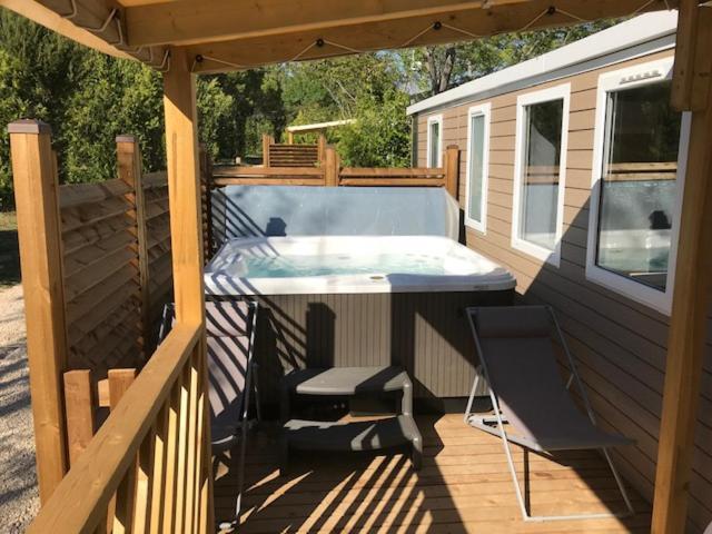 Camping Les Hautes Prairies Lourmarin Luaran gambar